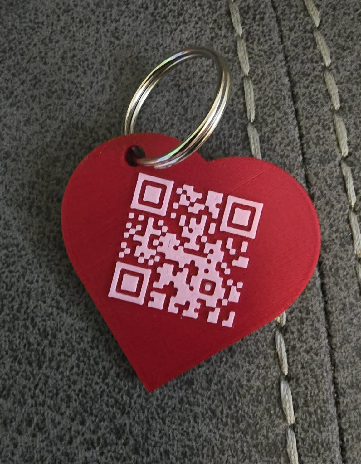 3D Printed Keychains with QR and NFC